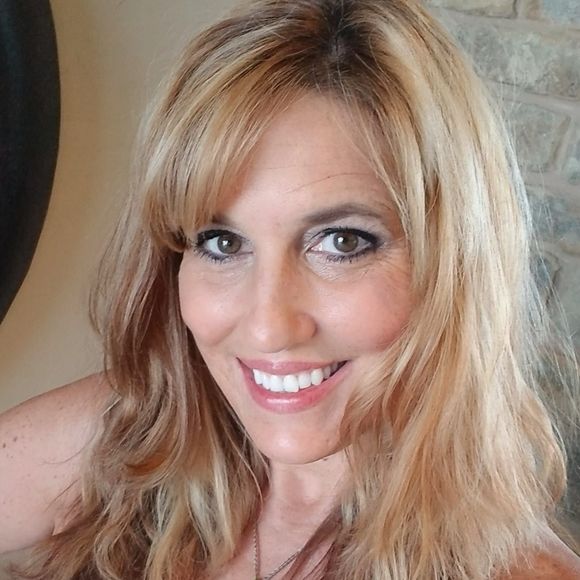 Meet your Posher, Aimee - Picture 1 of 1